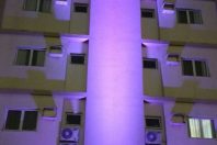 Projeto de Iluminacao para Fachada de Hotel com Projetor de LED RGB troca de Cores para destaque Comercial