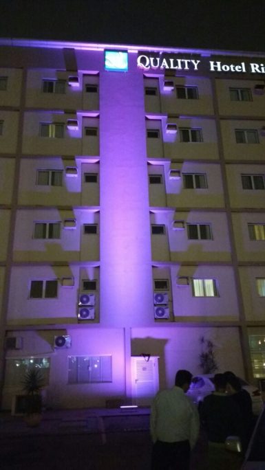 teste luminária led fachada projeto iluminação hotel quality Jundiaí arquiteto caio pelisson luminotécnica
