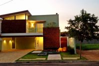 arquitetos em campinas fachada casa moderna condomínio escritório arquitetura Valinhos
