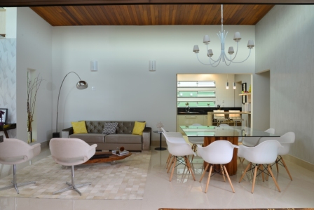 projeto-design-interiores-rustico-chic-arquiteto-limeira-caio-casa-térrea-sala integrada living teto madeira alto