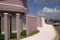 projeto 200 m2 casa esquina 10×25 terrea mezanino pe direito duplo muro com vidro condomínio roland limeira sp